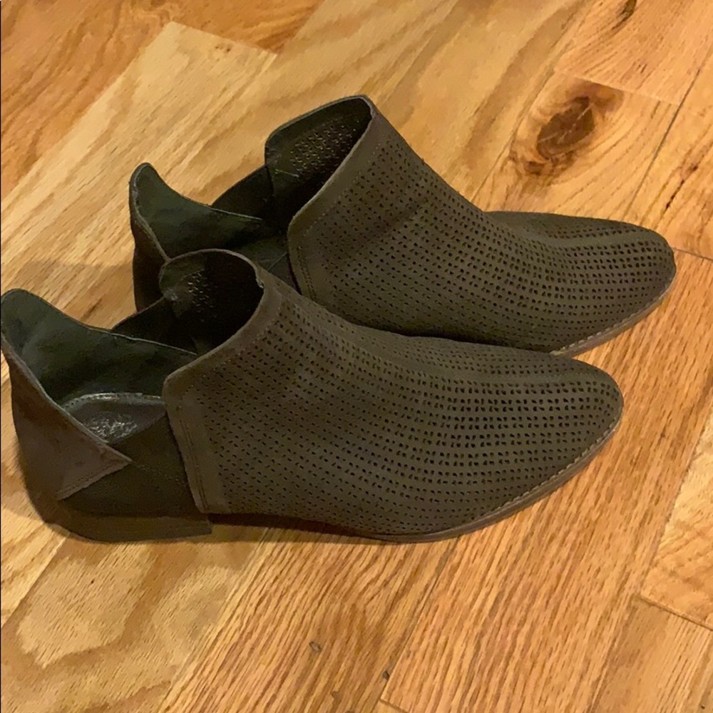 vince camuto booties-